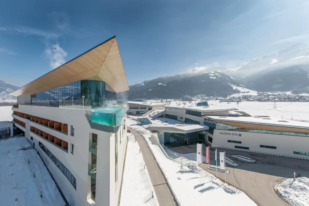 Das Tauern Spa Hotel in Zell am See-Kaprun im Winter.