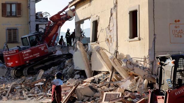 Erdbeben in Italien: Sechstes Opfer aus Hotel in Amatrice geborgen