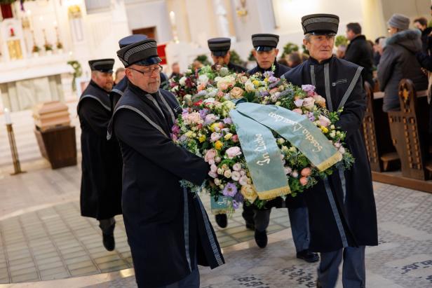 Ein letzter Applaus: Christiane Hörbiger am Zentralfriedhof beigesetzt