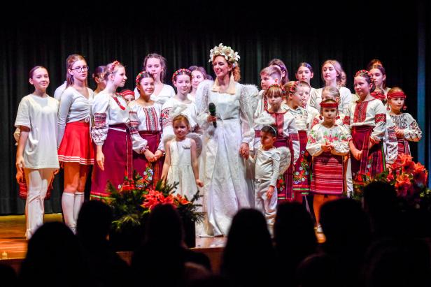 Stille Nacht, свята ніч!* Wie Ukrainer in Österreich feierten