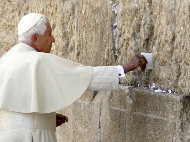 Emeritierter Papst Benedikt XVI. ist tot - Beerdigung am 5. Jänner