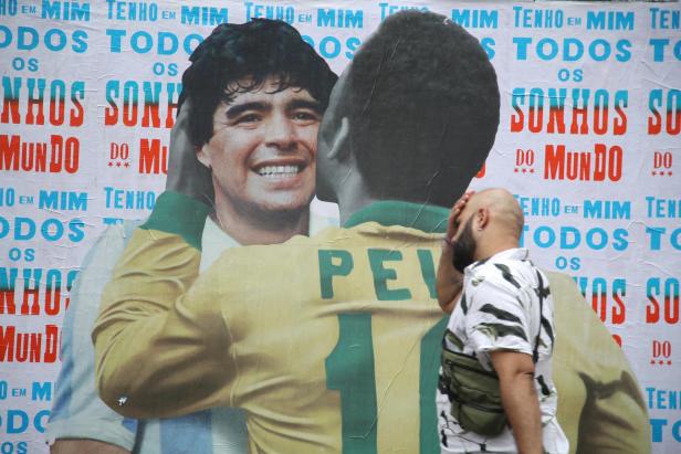 People mourn the death of Brazilian soccer legend Pele, in Sao Paulo