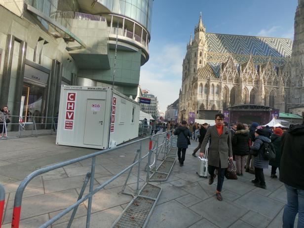 Silvesterpfad: Ampelsystem für Fußgänger, U-Station Stephansplatz gesperrt