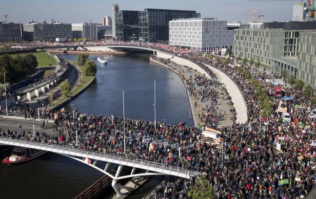 Berlin-Demo gegen TTIP und CETA sprengt den Rahmen
