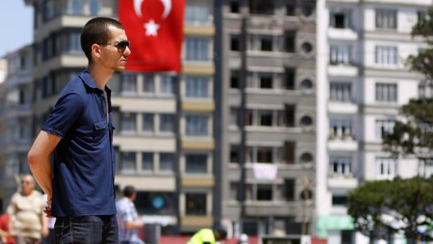 Stiller Protest auf dem Taksim-Platz