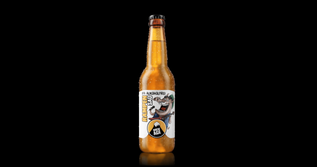 Eine Flasche „Rampensau“ IPA Alkoholfrei von Brew Age mit einem Comic-Wildschwein auf dem Etikett.