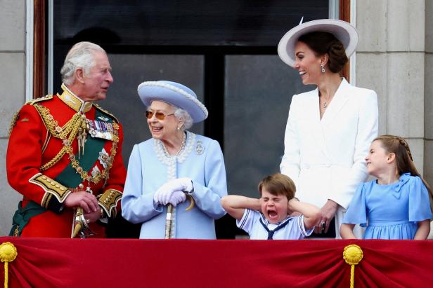 Prinz Harry: Queen gab Meghan "besten Tipp zur Weheneinleitung"
