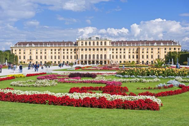 Die schönsten Gebäude der Welt - Schloss aus Österreich in Top Ten