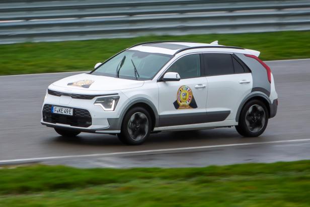 coty_2023_mettet_kia_niro_9040.jpg