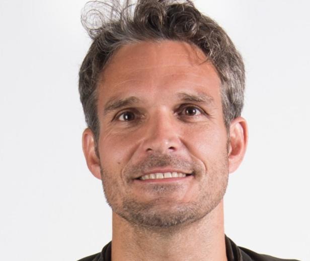 Wem gehört der Fußball?