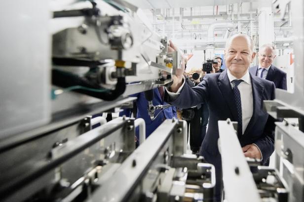 Volkswagen baut in Salzgitter Batteriefabrik, Olaf Scholz war bei der Grundsteinlegung dabei
