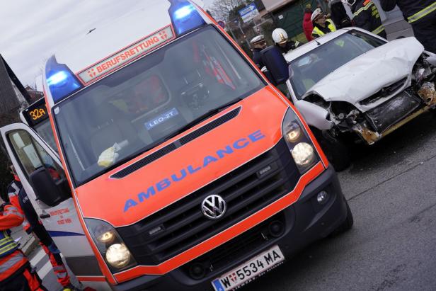 88-Jähriger nach Unfall in Floridsdorf ins Spital geflogen