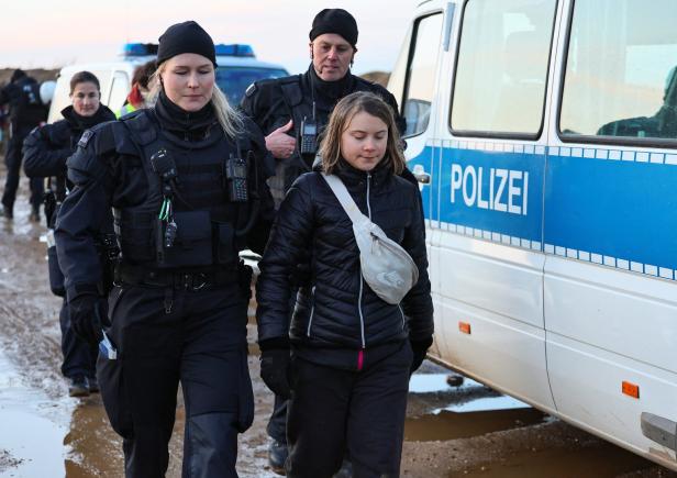 Proteste in Lützerath: Polizei nahm Greta Thunberg in Gewahrsam