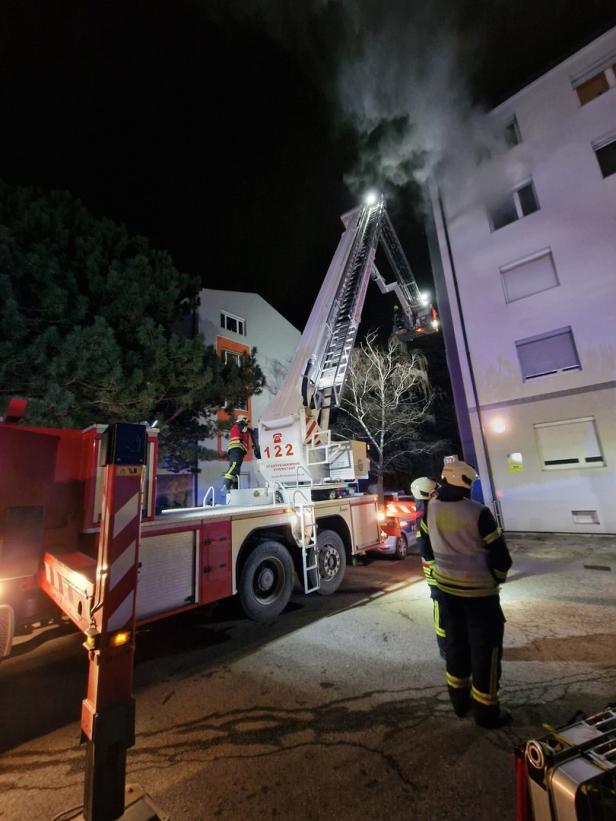 Eisenstadt: Während Mieterin in der Kirche war, brannte ihre Wohnung aus