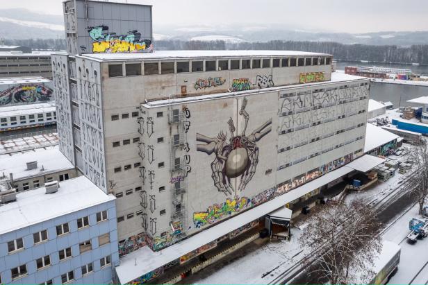 Linz: Der Mural Harbor bekommt einen neuen Anstrich