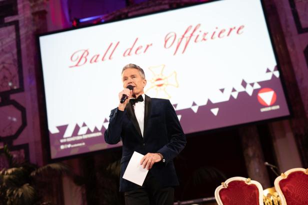 "Hereinspaziert!" Antanzen zum Ball der Offiziere, Marsch