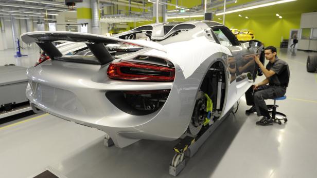 Porsche steckt 300 Mio. Euro ins Werk Zuffenhausen
