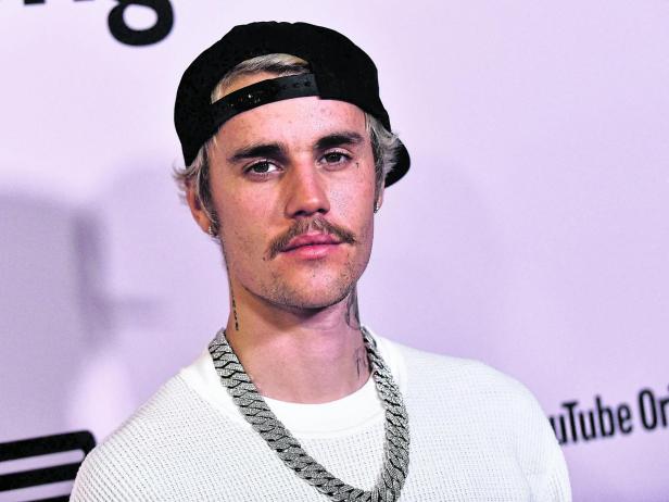 FILES-US-ENTERTAINMENT-MUSIC-ILLNESS-BIEBER