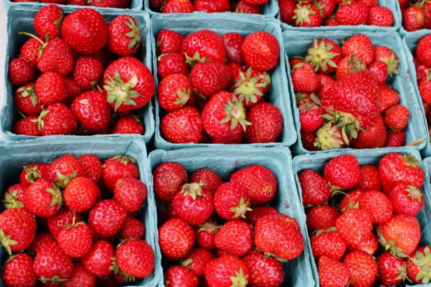 Hier gibt's Erdbeeren zum Selberpflücken