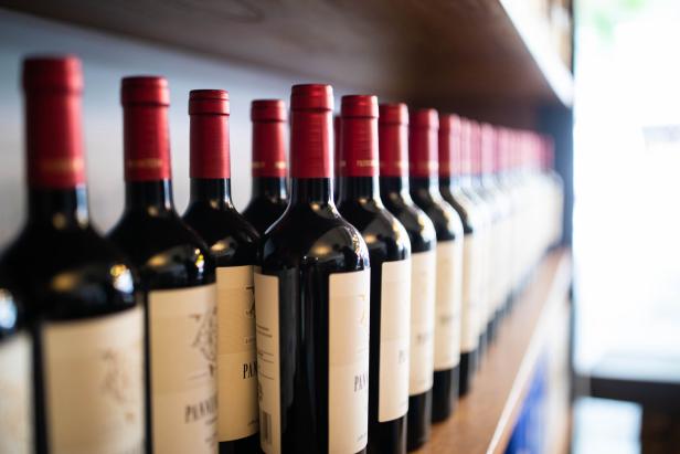 Alkoholwarnungen auf Weinflaschen: Was würden sie bewirken?
