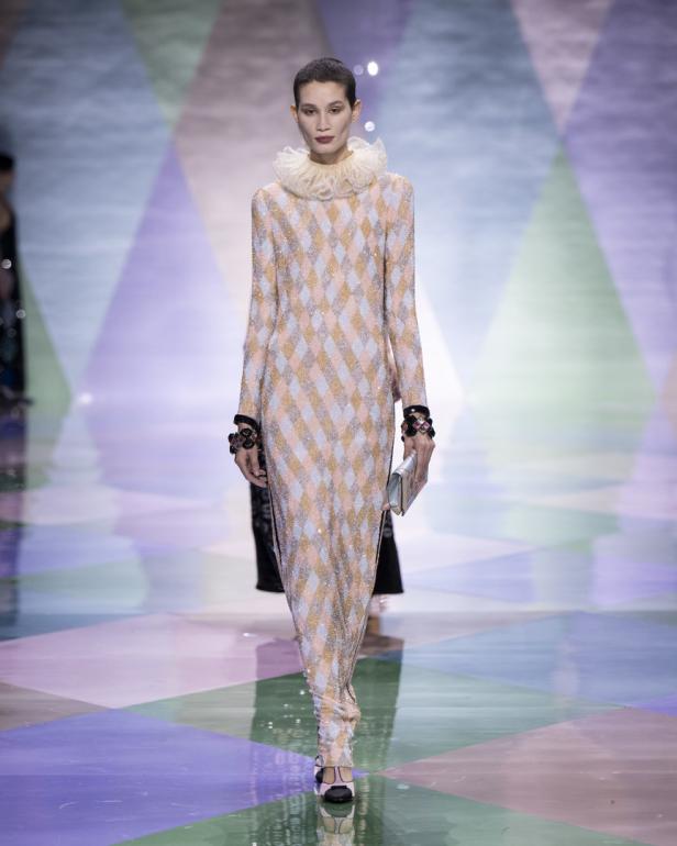 Haute Couture: Wilde Modefantasien während der Pariser Fashion Week