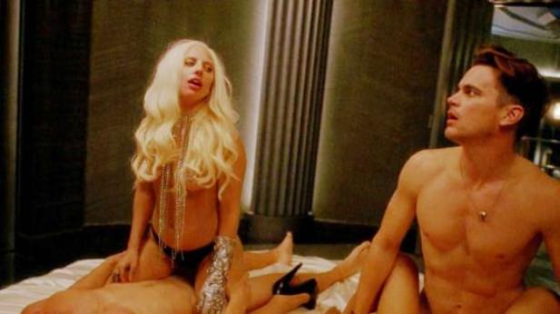 Lady Gagas blutiger Gruppensex im Fernsehen