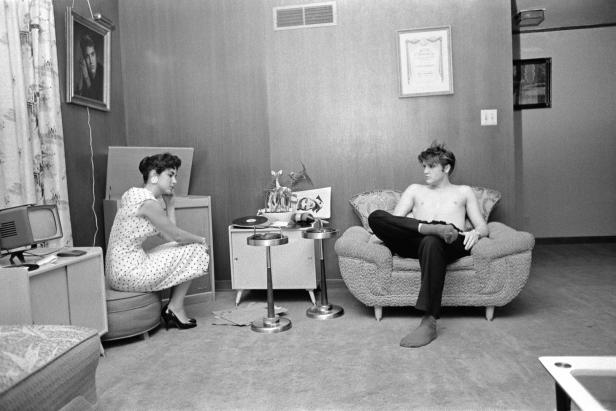 Die Frisur sitzt: Elvis in Bildern von Alfred  Wertheimer