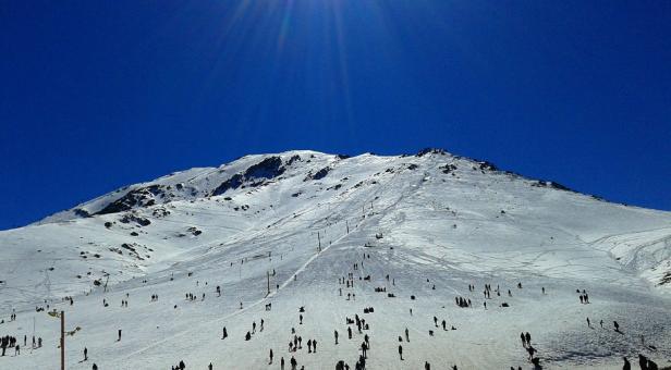 Abseits heimischer Pisten: Exotische Skigebiete weltweit