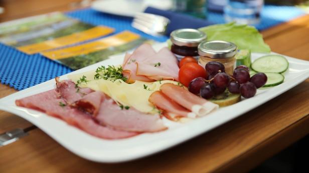 Frühstücksgenuss im Panoramawagen.