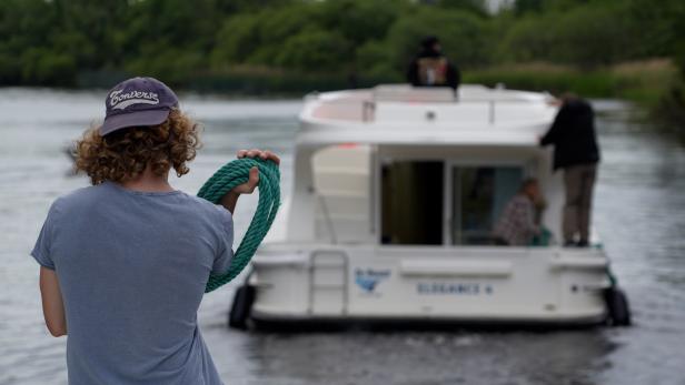 Geniale Urlaubsidee: Mit dem Hausboot durch Irland