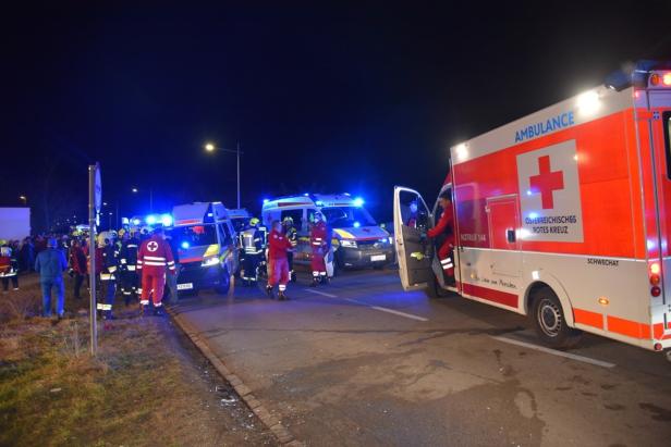 Faschingsumzug: 15 Verletzte bei Unglück im Bezirk Baden