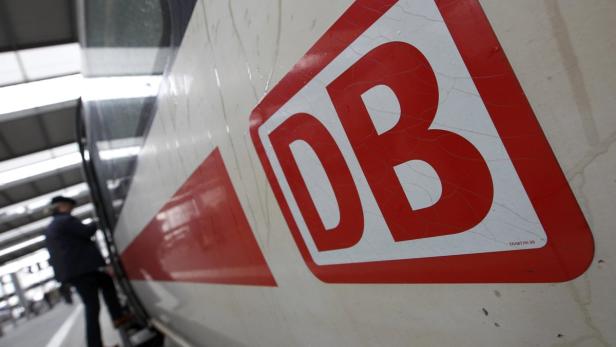 Passenger enters train during strike by GDL train