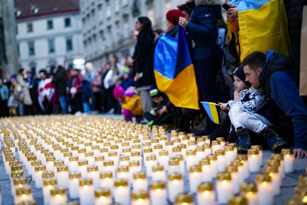 5.000 Kerzen: Lichtermeer für Kinder in der Ukraine