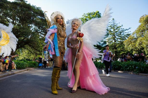 Ein Meer aus Glitter: Sydney feiert 45. Mardi Gras