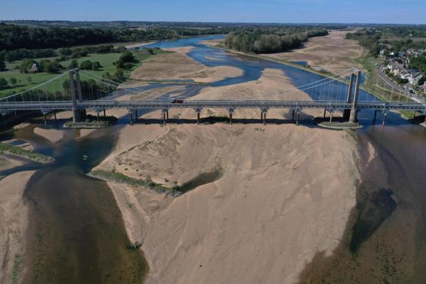 weather-FILES-FRANCE-DISASTER-ENVIRONMENT-ECONOMY