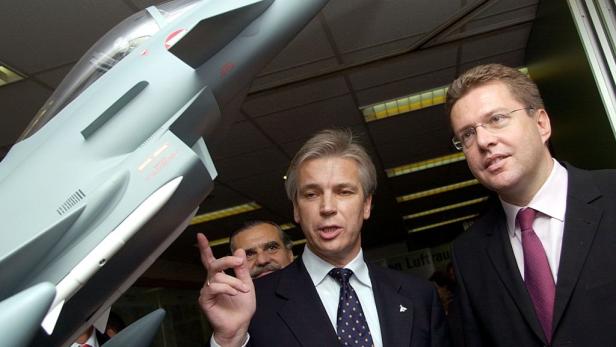 Den Gedanken an einen Ausstieg aus dem Eurofighter-Vertrag hat Darabos noch nicht aufgegeben. Darabos: Eurofighter-Ausstieg "möglich"