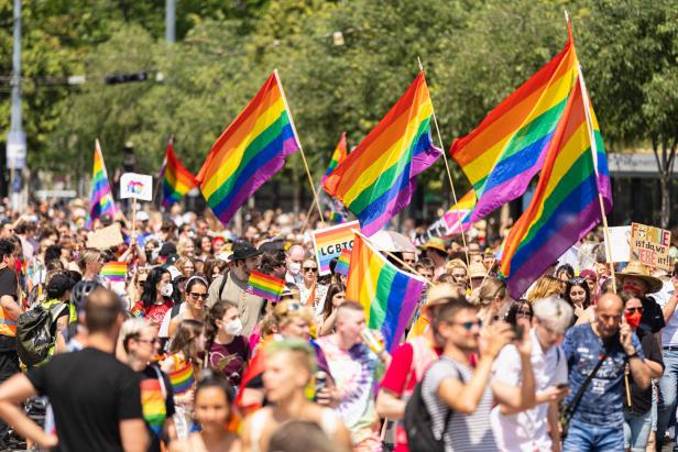 Zu wenig Geld: Pride Village bei Regenbogenparade abgesagt