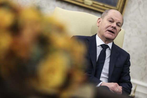 Scholz und Biden ganz eng - begleitet von Gerüchten über Verstimmung