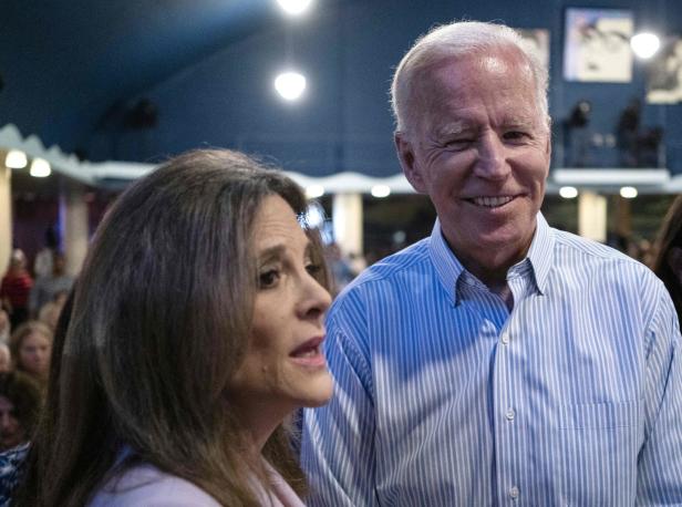 Erste mögliche Biden-Konkurrentin gibt Bewerbung für US-Wahl bekannt