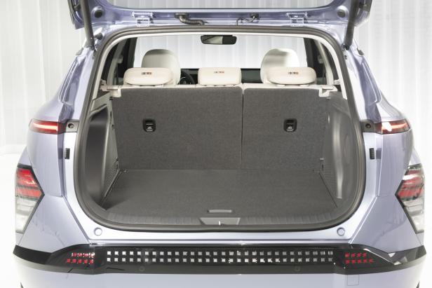 kona_ev_interior_trunk_a_dsc5731.jpg