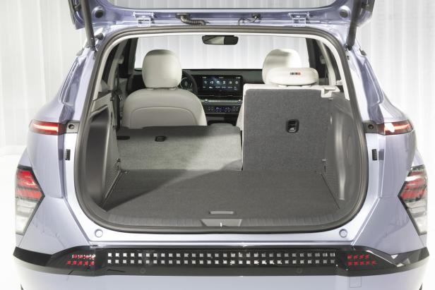 kona_ev_interior_trunk_b_dsc5731.jpg