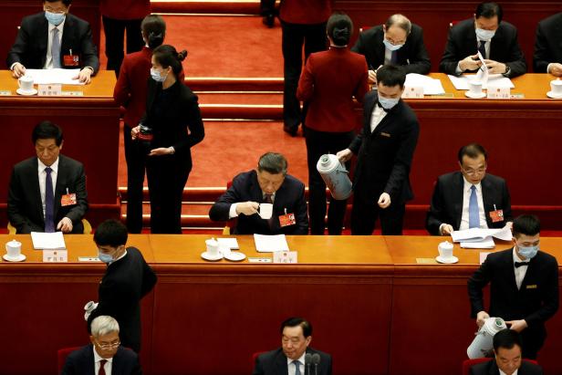 Rätselhafte Symbolik: Warum trinkt Xi Jinping Tee aus zwei Tassen?
