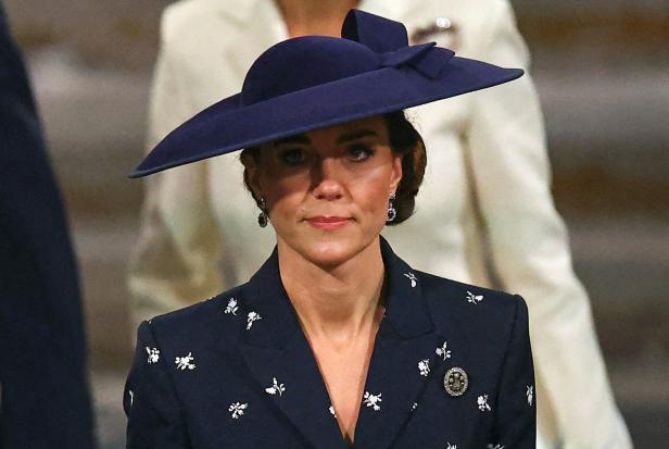 BRITAIN-COMMONWEALTH-POLITICS-CEREMONY-TRIBUTE-ROYALS Kate trug am 1. Commonwealth Day nach Queen-Tod besonderes Geschenk von Charles