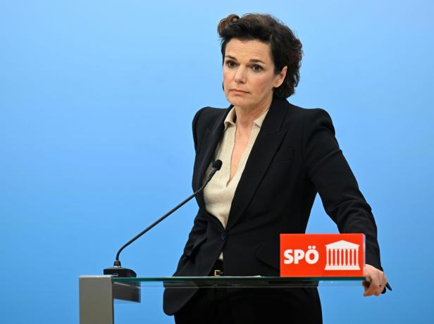 FRAUENTAG: PK SPÖ "ROTES FOYER - INTERNATIONALER FRAUENTAG 2023"; "KAMPAGNE 'HALBE HALBE - WEIL'S GERECHT IST'": RENDI-WAGNER