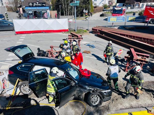 Vorarlberg: Krampf am Gaspedal löste Crash mit fünf Verletzten aus