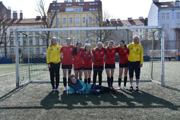 Premiere: Erste Wiener Mädchenliga im Fußball gestartet