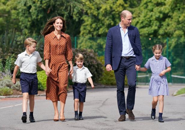 Nur in Kleidern: Welchem Dresscode die kleinen Royals unterliegen