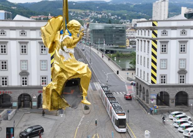 Die Stadt Linz lässt ihr Wahrzeichen hochleben