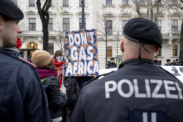 Polizei setzte Pfefferspray gegen Klimaaktivisten ein - Prozess vertagt