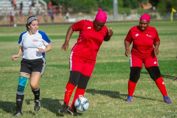 Erster "Oma-Worldcup": Stars sind dort die Fußballerinnen 55+